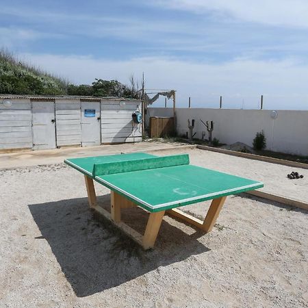 Appartements Acces Prive Plage De La Bergerie Hyères Eksteriør billede